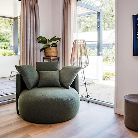 度假居 In Veluwe With Pool And Sauna *